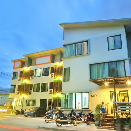 City Ratsada Lampang Kültér fotó