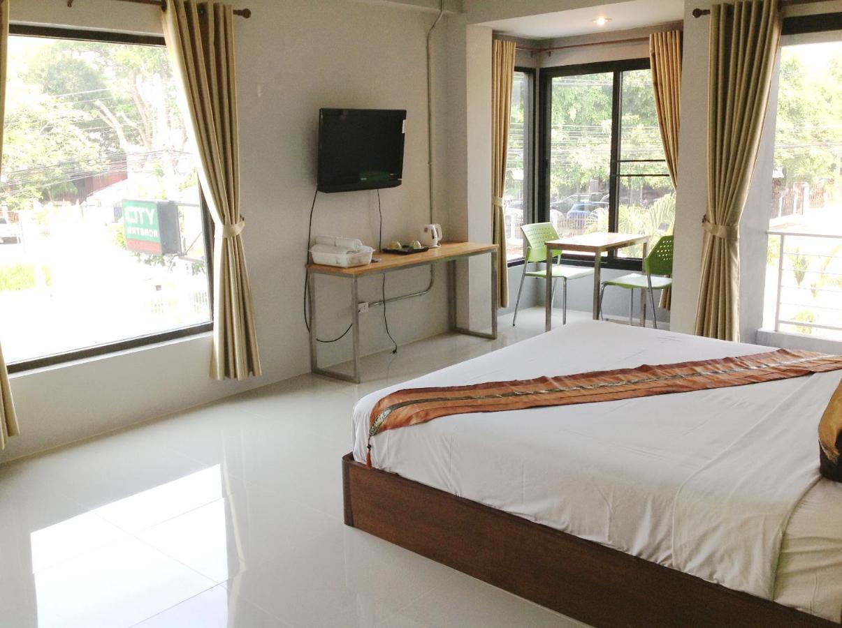 City Ratsada Lampang Kültér fotó