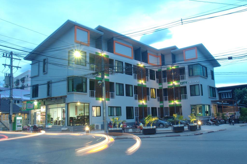 City Ratsada Lampang Kültér fotó