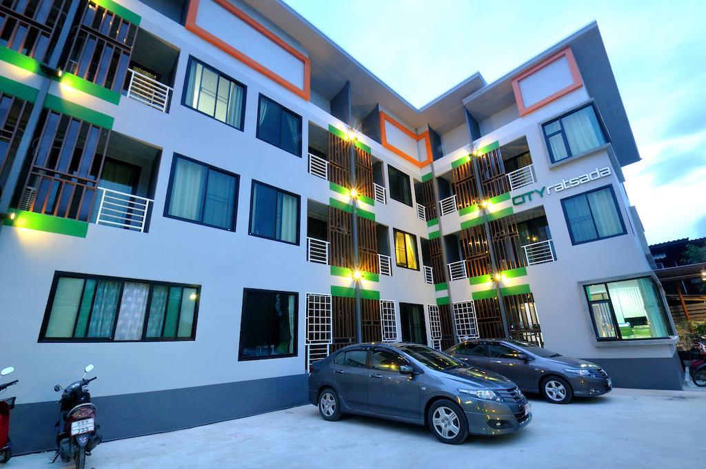 City Ratsada Lampang Kültér fotó