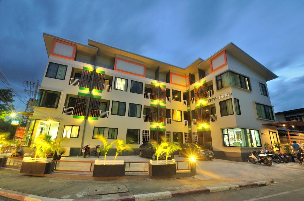 City Ratsada Lampang Kültér fotó